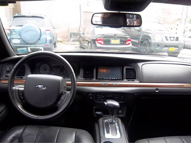 Ford Crown Victoria 2008 photo 13