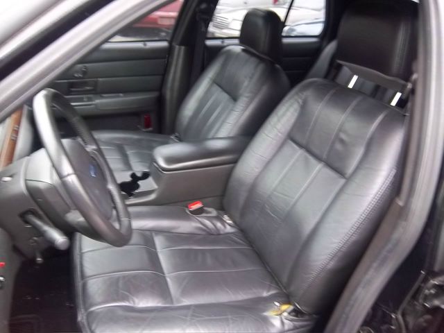 Ford Crown Victoria 2008 photo 15