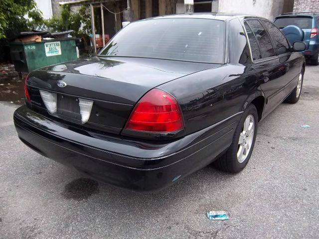 Ford Crown Victoria 2008 photo 17