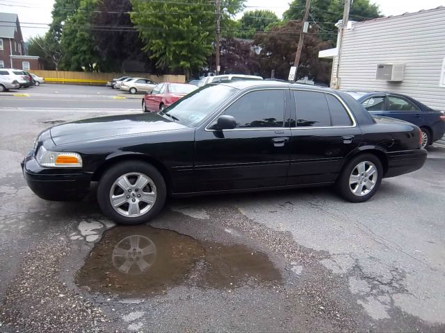 Ford Crown Victoria 2008 photo 20