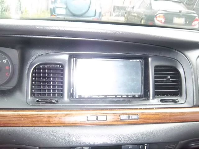 Ford Crown Victoria 2008 photo 5