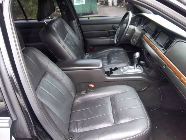Ford Crown Victoria 2008 photo 6