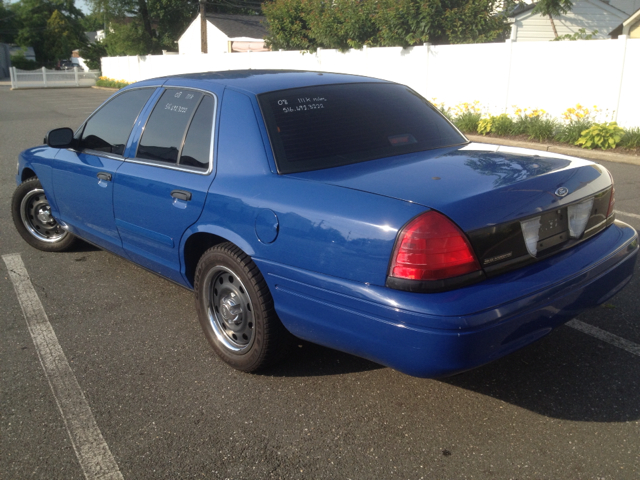 Ford Crown Victoria 2008 photo 3