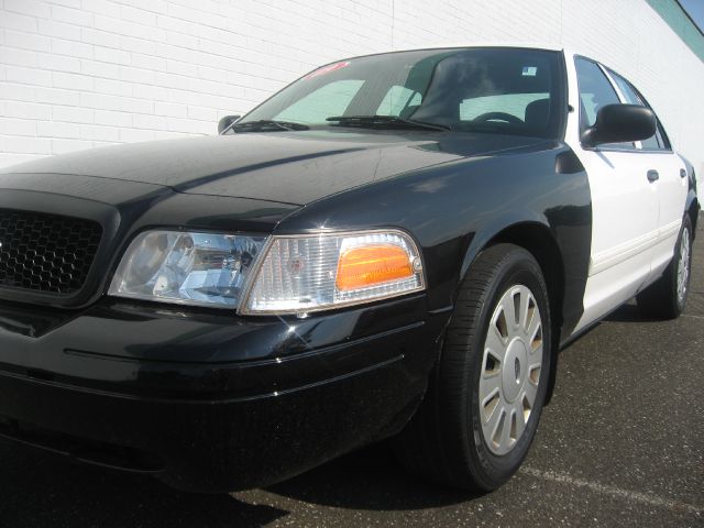 Ford Crown Victoria 2009 photo 2