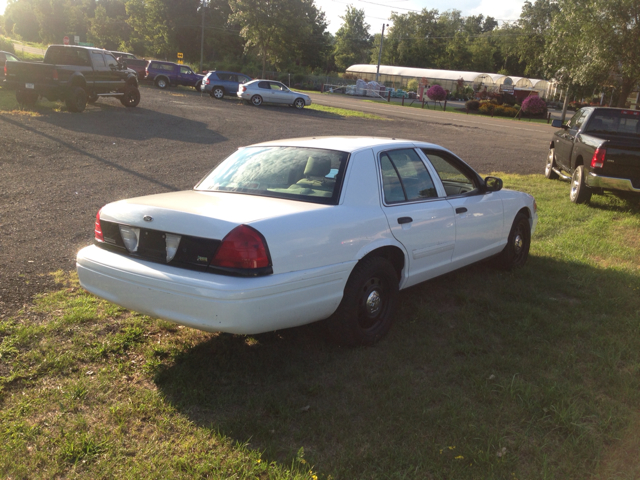 Ford Crown Victoria 2009 photo 4
