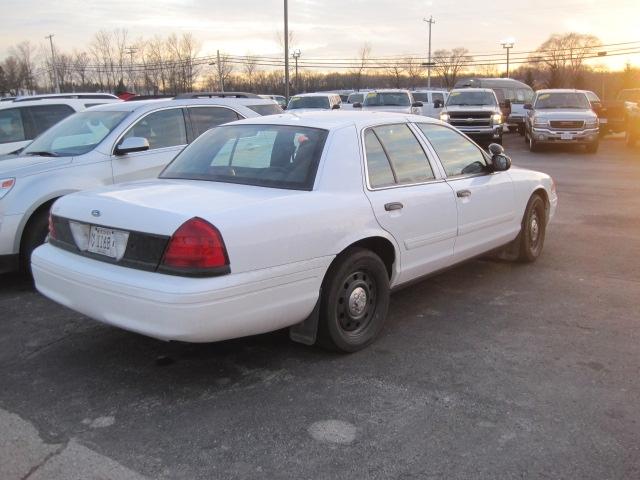 Ford Crown Victoria 2009 photo 2