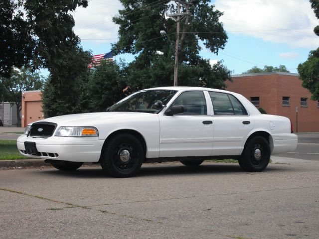 Ford Crown Victoria 2010 photo 4