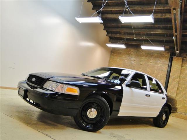 Ford Crown Victoria 2010 photo 11