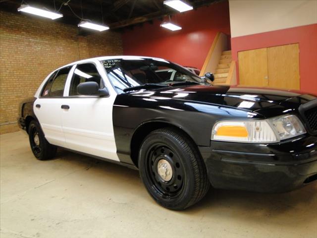Ford Crown Victoria 2010 photo 30