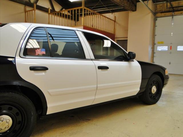 Ford Crown Victoria 2010 photo 33