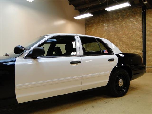 Ford Crown Victoria 2010 photo 34