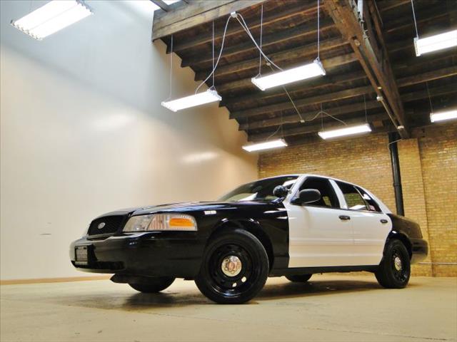 Ford Crown Victoria 2010 photo 42