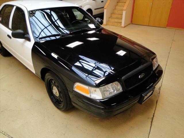 Ford Crown Victoria 2010 photo 8