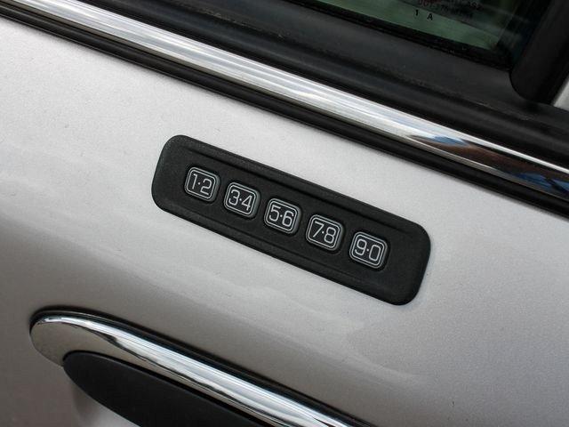 Ford Crown Victoria 2011 photo 2