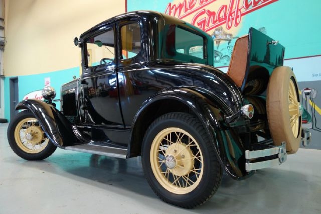 Ford Custom 1930 photo 1