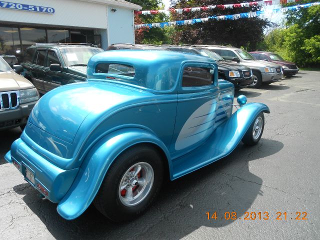 Ford Custom 1932 photo 3