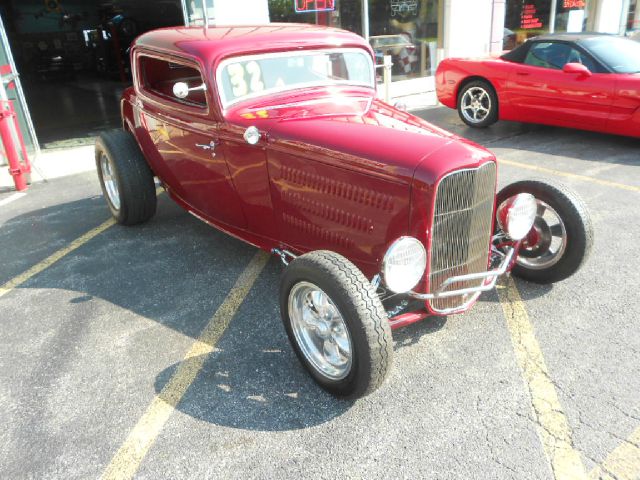 Ford Custom 1932 photo 3