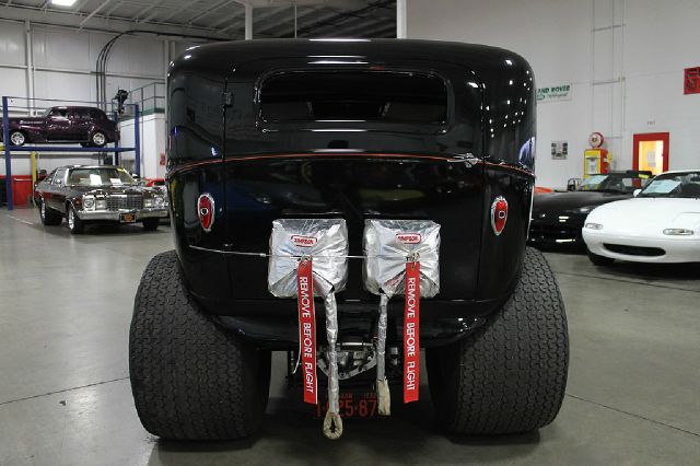 Ford Custom 1932 photo 2