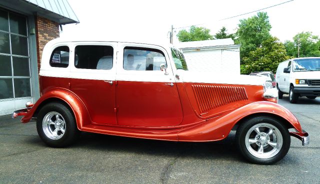 Ford Custom 1934 photo 23