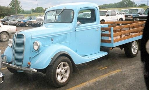 Ford Custom 1937 photo 1