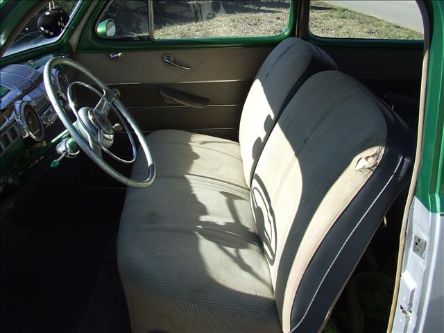 Ford Custom 1946 photo 2