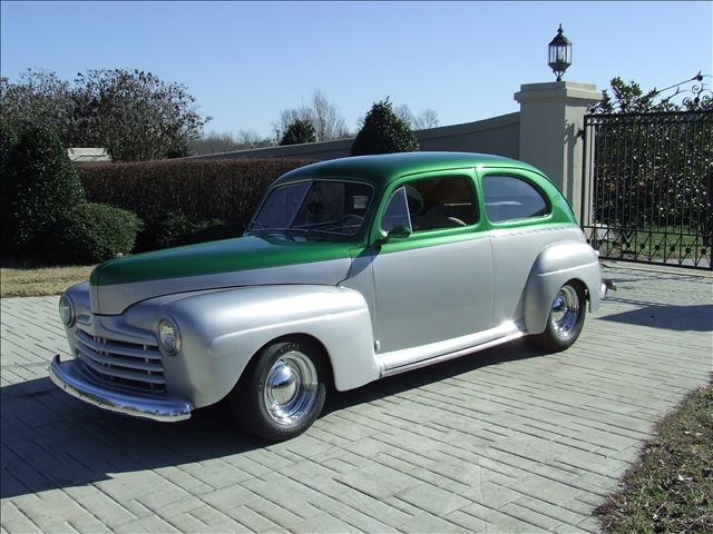 Ford Custom 1946 photo 5