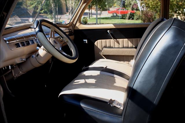 Ford Custom 1946 photo 1