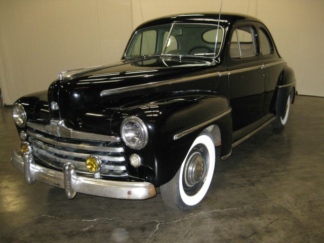 Ford Custom 1947 photo 2