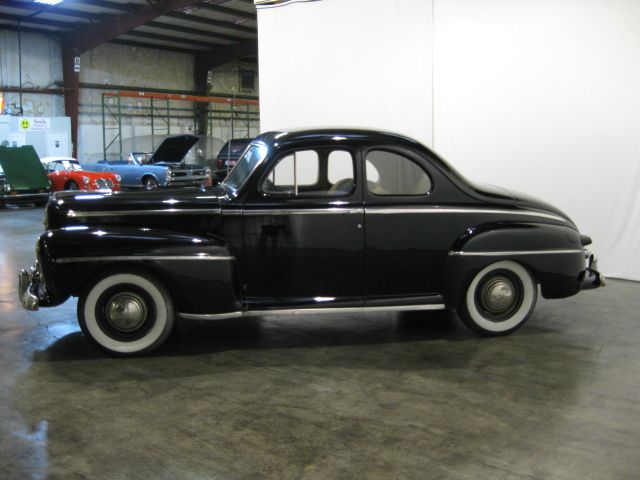 Ford Custom 1947 photo 3