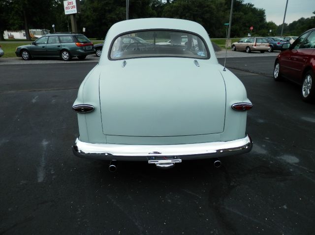 Ford Custom 1950 photo 2