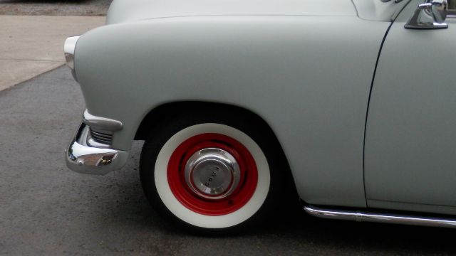Ford Custom 1950 photo 4