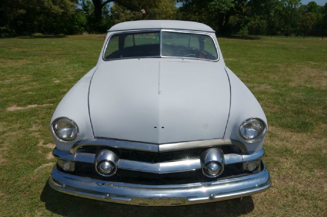 Ford Custom 1951 photo 7