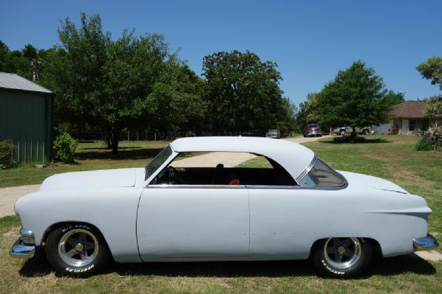 Ford Custom 1951 photo 8