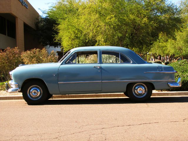 Ford Custom 1951 photo 3