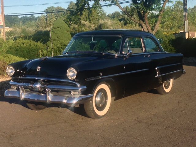 Ford Custom 1953 photo 2