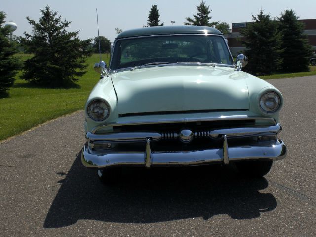 Ford Customline 1953 photo 1