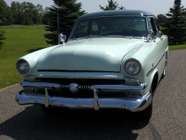Ford Customline 1953 photo 2