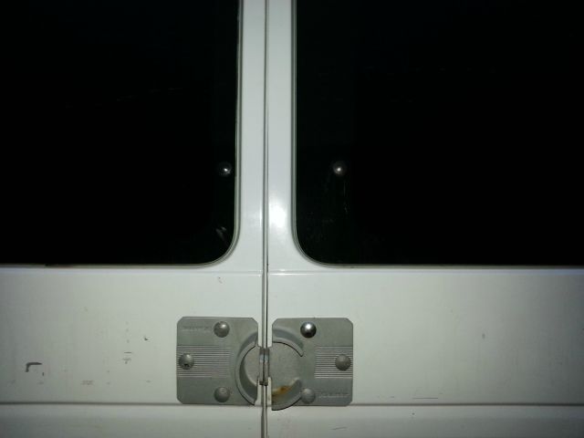 Ford E-250 2001 photo 3