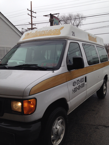 Ford E-250 2005 photo 2