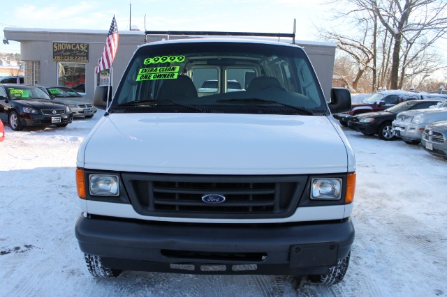 Ford E-250 2006 photo 3