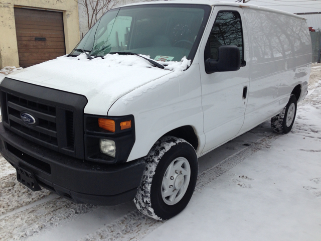 Ford E-250 2008 photo 1