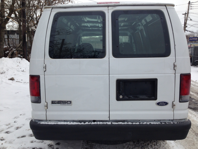 Ford E-250 2008 photo 4