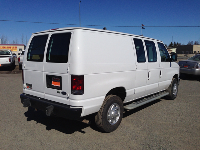 Ford E-250 2012 photo 4