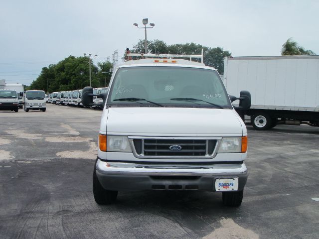 Ford E-350 2006 photo 10
