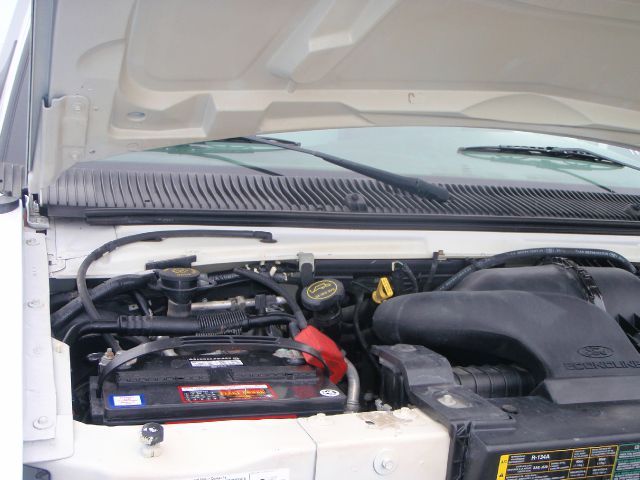 Ford E-350 2006 photo 2