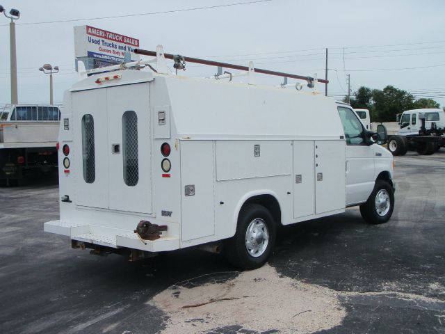 Ford E-350 2006 photo 4