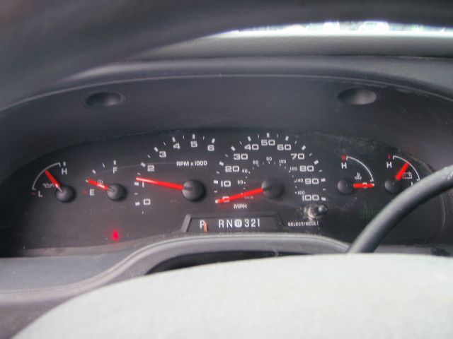 Ford E-350 2006 photo 6