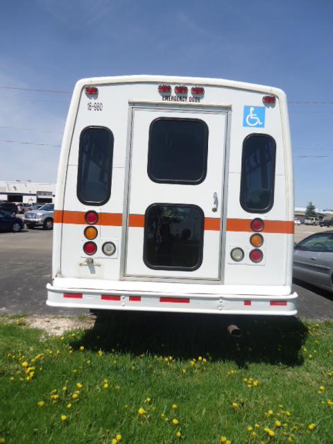 Ford E-450SD 2001 photo 1