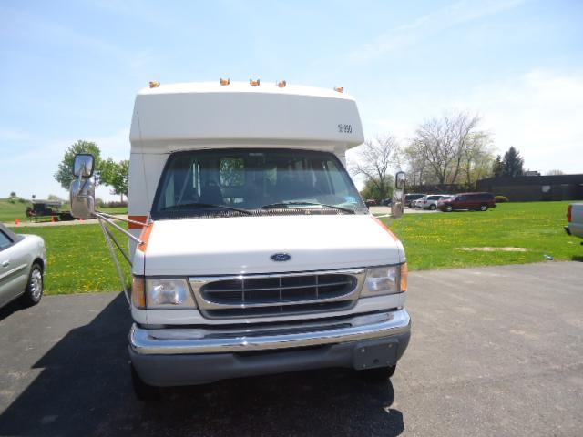 Ford E-450SD 2001 photo 7