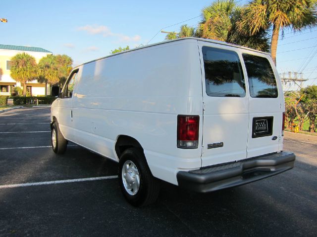 Ford E-Series Cargo 2008 photo 2